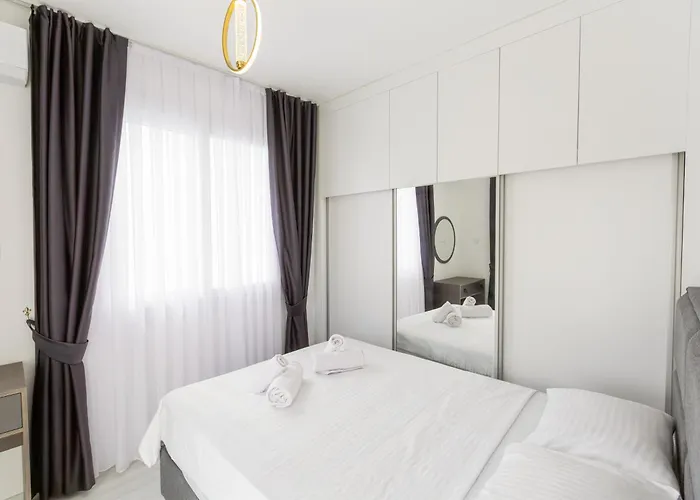 Solo By Holidaykeys Apartment